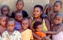 36 жастағы келіншек 23 жылдың ішінде 44 бала босанып тастады