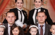 "Ерекше жандар": Егіздерден құралған отбасы желі қолданушыларын тәнті етті (ФОТО)