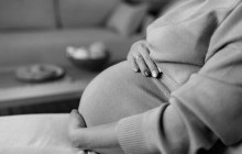 Депутат тергеу изоляторында әйелдер кісенмен босанатынын айтты