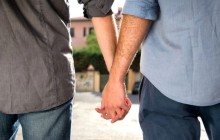 Еркектер қол ұстасып қыдыруына болады: вице-министр ЛГБТ насихатына не жатпайтынын айтты