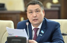 “Мұғалімдер кінәлі”: Депутат әскердегі әлімжеттік кінәлілердің кім екенін айтты