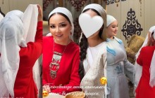 "Сүйінші! Аппақ келінімді көрсетейін": Жазира Байырбекова беташар жасап, келін түсірді (ВИДЕО)
