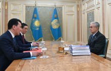 Ерлан Қарин Мемлекет басшысына конституциялық реформа бойынша ұсыныстарды таныстырды
