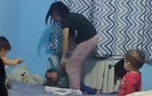 "Басынан тепкілеген". Жаркентте әйел адам баласын батареяға байлап сабаған