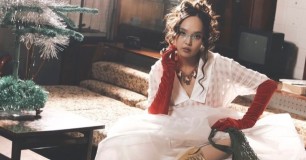 “Нанды неге аяқ астына қойған?”: Айжұлдыз Адайбекованың кезекті фотосессиясына жұрт таңданыс білдіруде