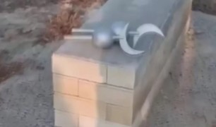 Атырауда зиратты талқандаған үш жасөспірім ұсталды