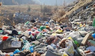 Семей маңында сегіз млн теңгеге салынған қоқыс полигоны бір жылдан соң қирап қалған