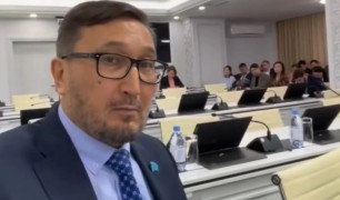 "Ақпаратты көмекшім дайындаған": Астанада қылмыс жоғары деген депутат мәлімдемесі үшін кешірім сұрады