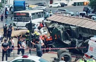 "Мұғалімдеріне айтпаған": Түлектер мінген автобус апатқа ұшырап, 17 оқушы көз жұмды