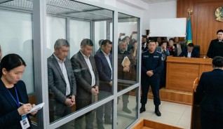 Ақтөбеде жатақхана арқылы ақша жымқырған депутаттар сотталды