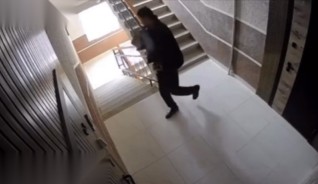 Көршілер бірнеше рет ескерткен: Ақтауда екі жасар бала көз жұмды