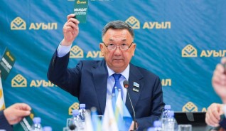 "Ауылдағы" ауыс-түйіс: Егізбаев кетіп, Айтуғанов келді