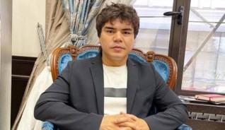 “4 сағатқа созылды”: МузАРТ әншісі Кенжебек Жанәбіловтің жүрегіне ота жасалды