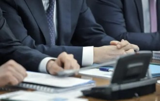 "Шай, кофе ішеді, жұмысы жоқ": «Бәйтерек» басшысы Президенттің сынына қалай жауап берді?