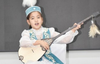 Тоғыз жастағы қызылордалық жыршы 30 шақты термені жатқа біледі