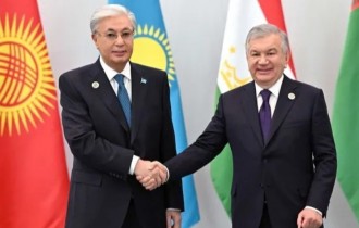 Өзбекстан президенті Тоқаевты референдумның табысты өтуімен құттықтады