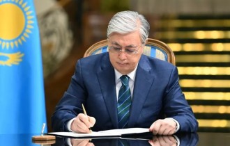 Тоқаев бес заңға қол қойды: ел басқару жүйесінде не өзгереді?