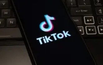 Қазақстандық әйел TikTok-та тікелей эфир өткіземін деп айыппұл арқалады