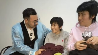 Руслан Өтепбай 17 жыл құлдықта болған Назгүл мен Құндыз туралы қуанышты хабар айтты