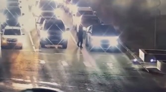 Астанада Tesla көлігіне мініп қашпақ болған 14 жастағы жасөспірімді полиция ұстады