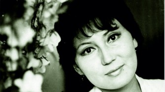 "Сырт көздің сұғы жаман": Мәдина Ералиеваның еш жерде жарияланбаған жазбасы тарады