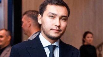 “Оңбаған”: Азамат Сатыбалдымен дөрекі әзілдескен актер сынға қалды (ВИДЕО)