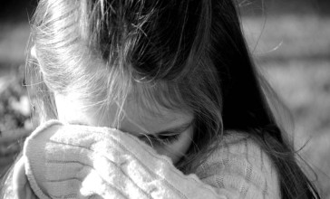 Қыздарын зорлаған әке сотталды