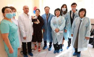 Жезқазғанда жиырма миллионыншы қазақстандықты құттықтады