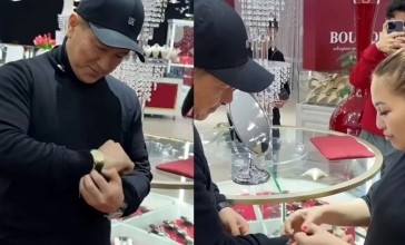 Алтынай Жорабаеваның сіңлісі Сәкен Майғазиевке бриллиантпен көмкерілген алтын сағат сыйлады