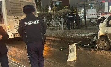 Астанада автобус апатқа ұшырап, бір адам көз жұмды