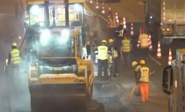 Қытайлар бір түнде 8 мың тонна асфальт төсеп, жолды қалпына келтірген