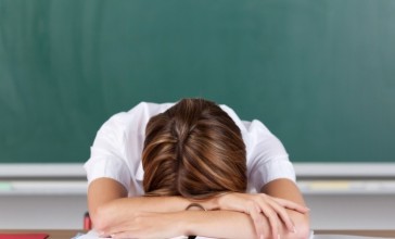 “Бүйткен мұғалімдігі құрсын”: Оқушыға бор лақтырғаны үшін түсініктеме жазған мұғалім жанайқайын жеткізді