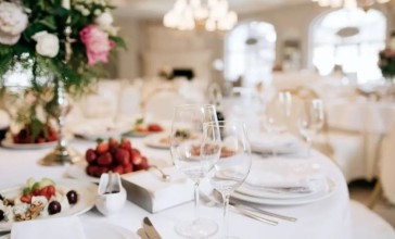 Павлодарда қыз ұзатуда жұрт жаппай уланды: тойхана иесі рақымшылыққа ілініп, аман қалды