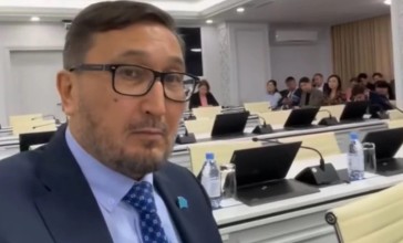 "Ақпаратты көмекшім дайындаған": Астанада қылмыс жоғары деген депутат мәлімдемесі үшін кешірім сұрады