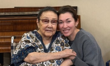 "Сізге деген алғысым шексіз": Толқын Забирова өз ұстазына ерекше құрмет көрсетті (ФОТО)