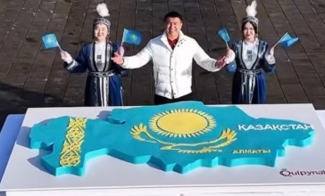 Алматыда кондитерлер Тәуелсіздік күніне 100 келілік торт пісірді (ВИДЕО)