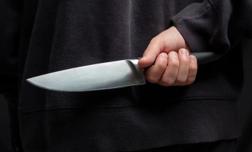 Мектептегі қантөгіс: 10 жастағы баланы пышақтап, қасында селфи жасаған оқушы