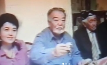 "Құлақ ұстатты": Марқұм Асанәлі Әшімовтің ескі видеосы жүректі селт еткізді