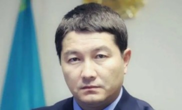 Маңғыстау облысының әкімі 1,9 млн теңге жалақысынан некесіз туған баласына қанша алимент төлейтінін айтты