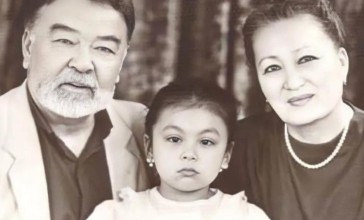 «Ішкі ағзаның бәрі желініп кеткен»: Бағдат Әшімова актердің бірінші әйелі қалай қайтыс болғанын айтты