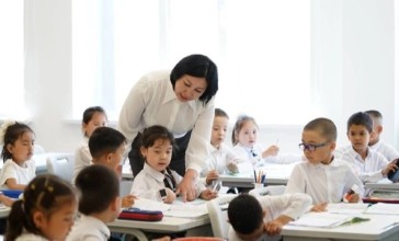 Жаңа жылда мұғалімдерге жаппай сыйақы беріле ме — министрлік жауабы