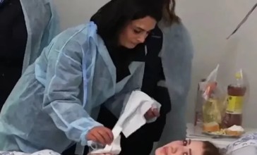 Ақтаудағы ұшақ апатынан тірі қалған бортсерік 1 жылдан кейін жұмысына қайта оралды