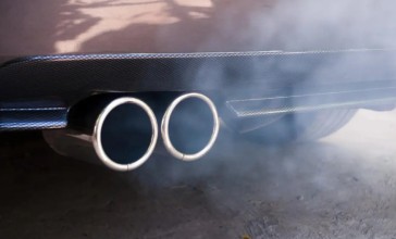 Қыста көлікті қыздыру уақыты әр өңірде жеке белгіленеді: Тоқаев заңға қол қойды