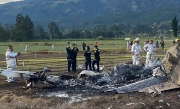Бір күн бұрын сахнада еді: Танымал әнші ұшақ апатынан қайтыс болды