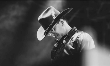 «Қайтыс болатынын түсінде үш рет көрген»: Танымал әншінің түсі шын өмірде қайталанды