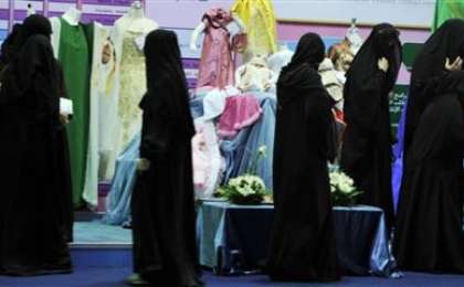 Әйелдер паранжа киюге қарсы шықты