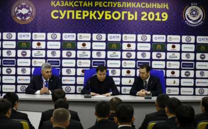 ҚФФ басшысы футбол төрешілерімен кездесті