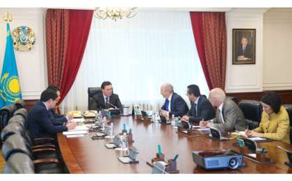 政府总理同壳牌公司代表团举行会谈