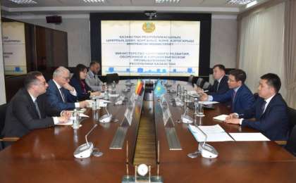 数字发展、国防和航空航天工业部部长会见德国驻哈大使