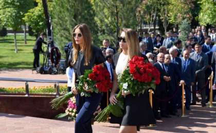 Гүлнара Каримованың қызы британ басылымына қамаудағы анасы туралы айтты